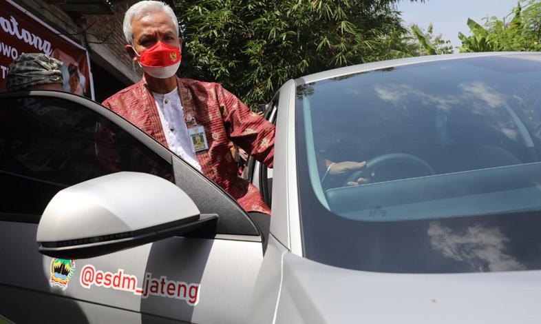  Gubernur Ganjar Mulai Penggunaan Mobil Listrik di Lingkungan Pemprov Jateng