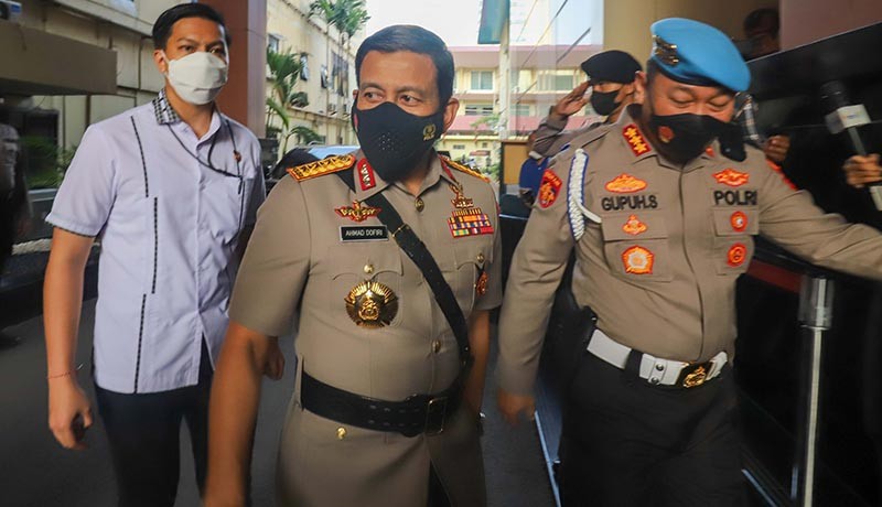 Suasana Sidang Etik Penentu Pemecatan Irjen Ferdy Sambo Dijaga Brimob Bersenjata - Bagian 2
