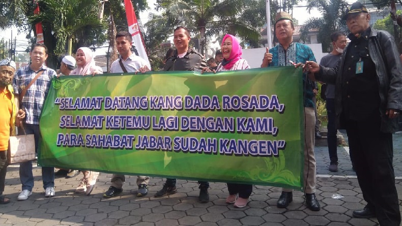 Antusiasme Pendukung Sambut Dada Rosada Bebas dari Lapas Sukamiskin Bandung