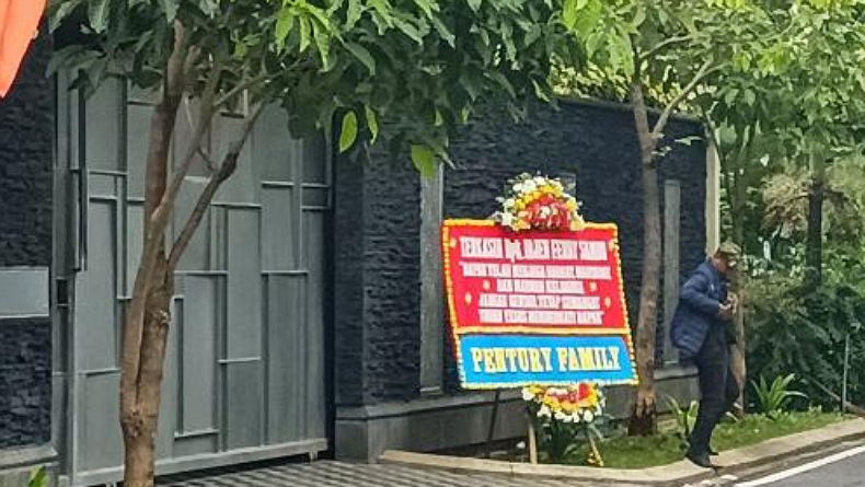 Rumah Ferdy Sambo Dikirimi Karangan Bunga, Apa Maksudnya?