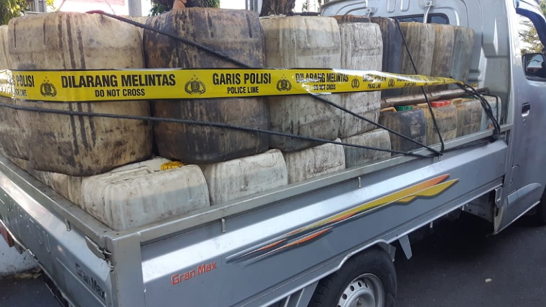 Timbun dan Jual Solar Bersubsidi, Kakek di Batu Ditangkap Polisi