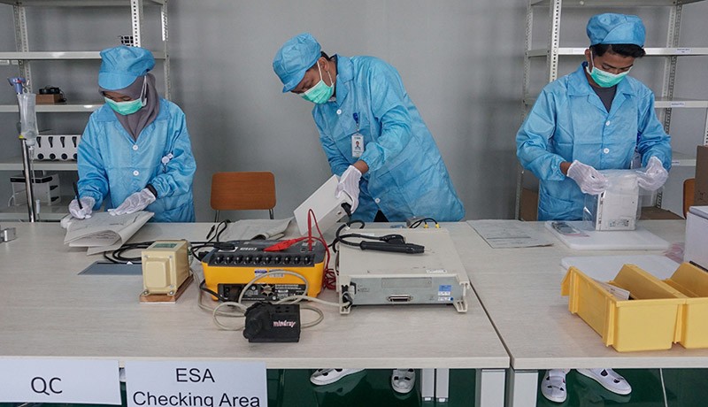 Menkes Budi Gunadi Sadikin Cek Alat Kesehatan Produksi Dalam Negeri - Bagian 3