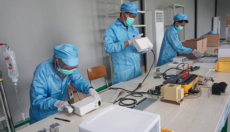 Menkes Budi Gunadi Sadikin Cek Alat Kesehatan Produksi Dalam Negeri - Bagian 2