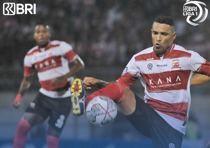 Rahasia Bugar Striker Madura United di Umur 42 Tahun, Apa Saja?