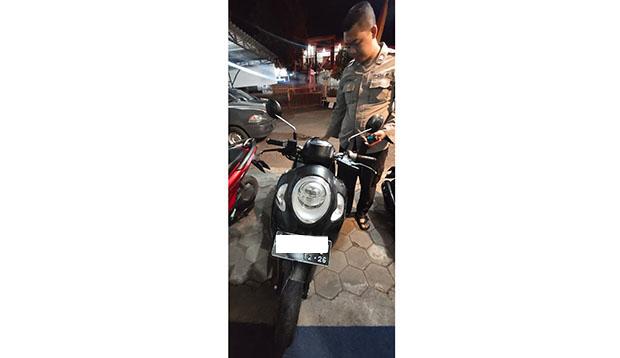 title Terjatuh Ketika Dikejar Warga, Suporter Bola Asal Gunungkidul Ini Jalani Operasi di RS Terjatuh Ketika Dikejar Warga, Suporter Bola Asal Gunungkidul Ini Jalani Operasi di RS