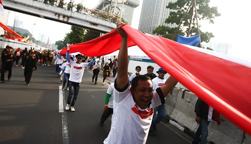 Kompak, Ribuan Warga Bawa Bendera Merah Putih 1.700 Meter dari Monas-Bundaran HI - Bagian 2