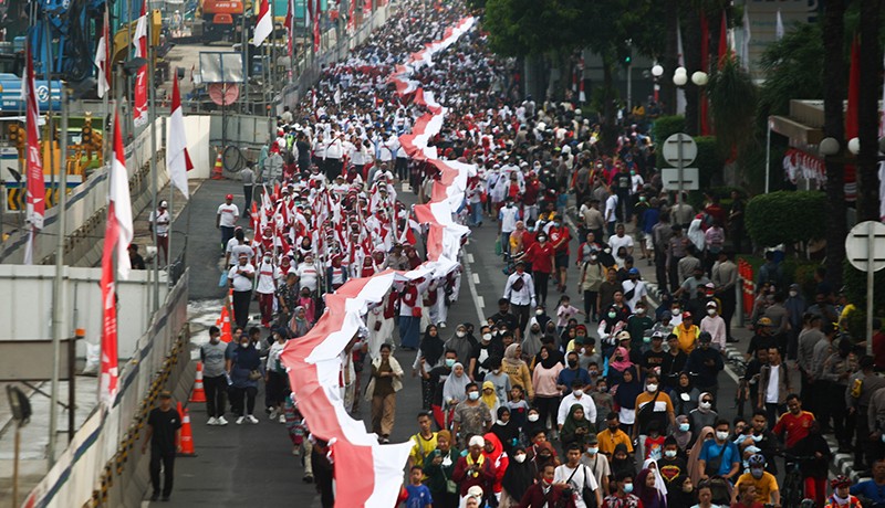 Kompak, Ribuan Warga Bawa Bendera Merah Putih 1.700 Meter dari Monas-Bundaran HI - Bagian 1