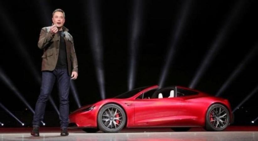 Sinyal Internet On Terus, Elon Musk Janjikan Satelit Starlink Bisa Terhubung Mobil Listrik Tesla