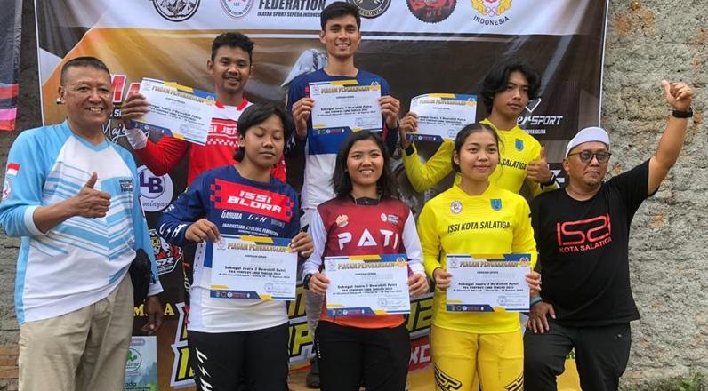 Hebat, Atlet Balap Sepeda Blora Ini Rebut Emas Kualifikasi Porprov Jateng meski Bocor Ban