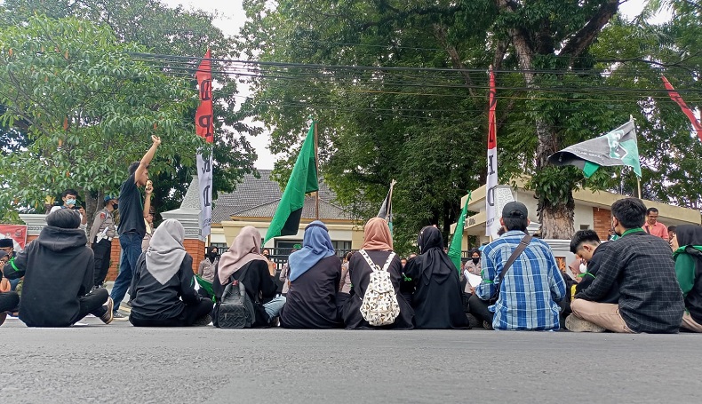 Didatangi Massa HMI Tolak Kenaikan BBM Bersubsidi, Ini Janji DPRD Majalengka