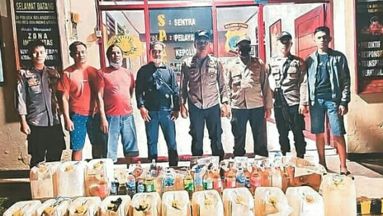 title 2 Minggu Gelar Operasi, Polres Bolmut Amankan 1.890 Liter Miras Cap Tikus 2 Minggu Gelar Operasi, Polres Bolmut Amankan 1.890 Liter Miras Cap Tikus