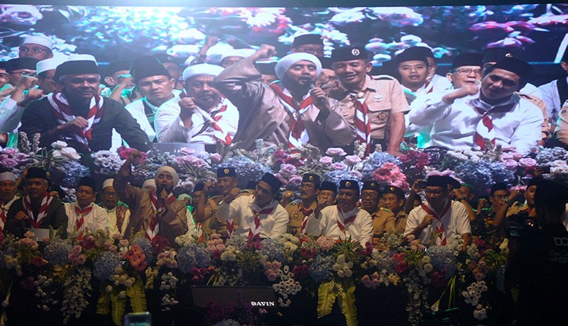 Pramuka Jateng Bersholawat Dihadiri Ganjar Pranowo dan Habib Syech bin Abdul Qadir Assegaf - Bagian 1