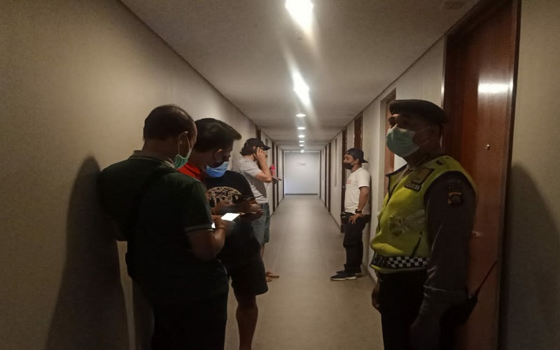 title Turis Australia Ditemukan Tewas di Kamar Hotel Kuta dengan Mulut Berbusa Turis Australia Ditemukan Tewas di Kamar Hotel Kuta dengan Mulut Berbusa
