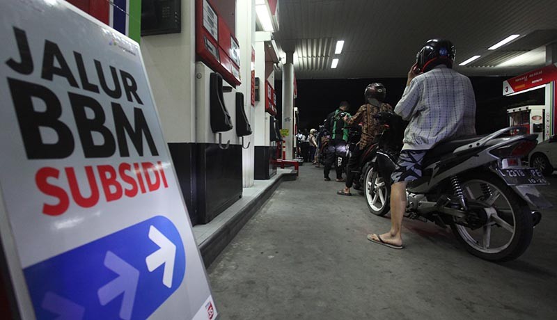 Panik Isu Harga BBM Naik, Sejumlah SPBU Dipadati Kendaraan Isi Pertalite-Solar - Bagian 4