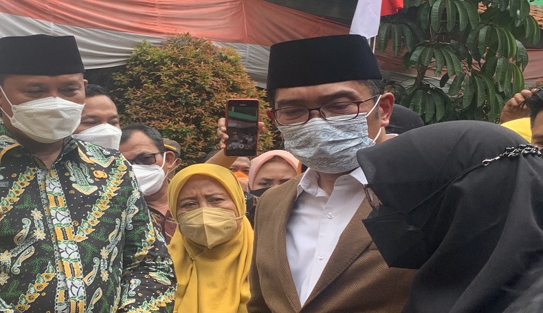 Tiang BTS Roboh Ditabrak Truk di Bekasi, Ridwan Kamil Minta Pemkot Perhatikan Ini