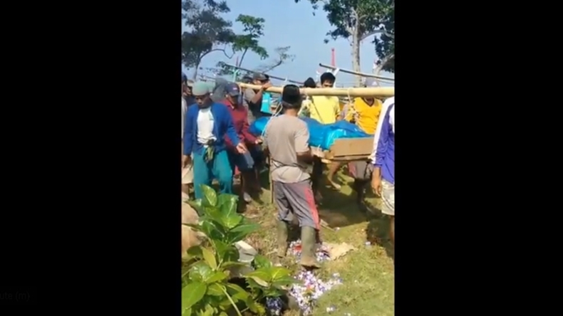 Akses Jalan Rusak, Warga Pesisir Barat Meninggal saat Perjalanan ke Rumah Sakit