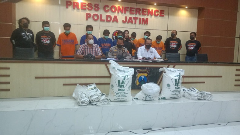 Polda Jatim Tangkap Komplotan Penggelapan Gula Rafinasi 30 Ton, Begini Modusnya