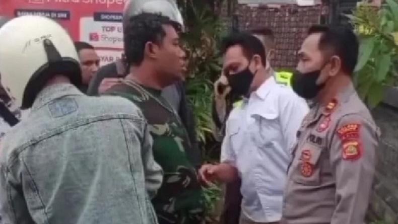 title Terungkap, Ini Pemicu Pemuda di Bali Ngamuk dan Tusuk Pemotor yang Bikin Turis Histeris Terungkap, Ini Pemicu Pemuda di Bali Ngamuk dan Tusuk Pemotor yang Bikin Turis Histeris
