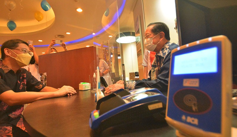 Sambut Hari Pelanggan Nasional, BCA Apresiasi Nasabah  - Bagian 1