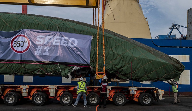 Penampakan Rangkaian Kereta Cepat Tiba di Jakarta - Bagian 3