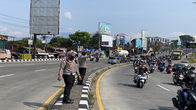 Perjalanan Suporter PSIS Semarang Menuju Solo Dikawal Estafet