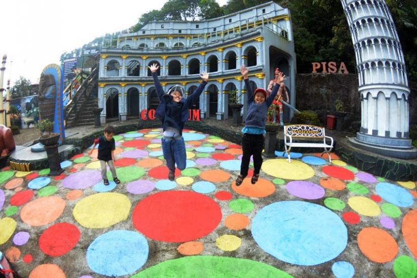 Berwisata ke Bukit Sekipan, Foto-foto Sambil Menikmati Sejuknya Udara Tawangmangu  - Bagian 7