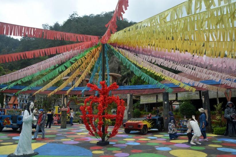Berwisata ke Bukit Sekipan, Foto-foto Sambil Menikmati Sejuknya Udara Tawangmangu  - Bagian 4