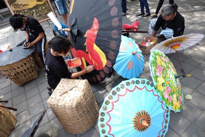 Potret Festival Payung Indonesia di Keraton Mangkunegaran Solo - Bagian 2