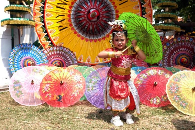 Potret Festival Payung Indonesia di Keraton Mangkunegaran Solo - Bagian 3