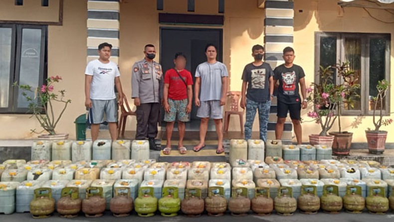 title Penyelundupan Ribuan Liter BBM Pertalite dan Gas Elpiji di Tagulandang Sitaro Digagalkan Polisi Penyelundupan Ribuan Liter BBM Pertalite dan Gas Elpiji di Tagulandang Sitaro Digagalkan Polisi