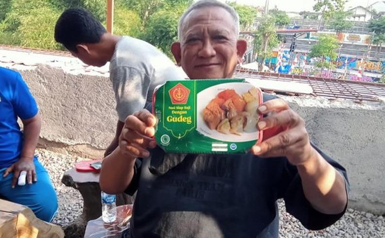 Kisah Sukses Pendiri Ayam Bakar Wong Solo, Hanya Modal Rp2,4 Juta Kini ...