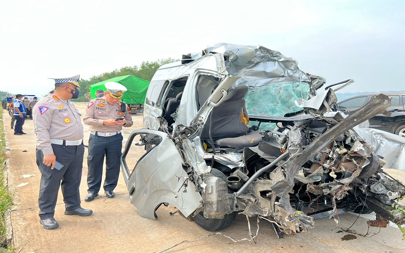 Kecelakaan Tewaskan 7 Orang di Tol Batang-Semarang, Polisi: Penyebab Masih Didalami