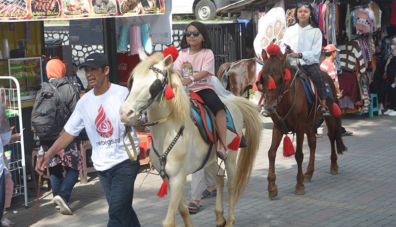 Menikmati Pesona Indahnya Alam Telaga Sarangan - Bagian 5