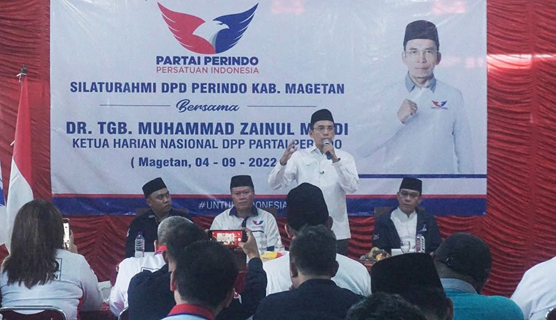 TGB Zainul Majdi Serahkan Gerobak Partai Perindo untuk Pedagang di Magetan - Bagian 3