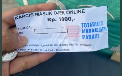 Viral Ojek Online Harus Bayar Rp1.000 Pick Up Penumpang di Stasiun Bekasi