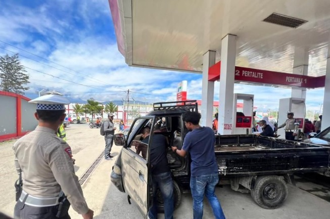 Polisi Tangkap 10 Sopir Mobil Tangki Modifikasi Diduga Komplotan Penimbun BBM di Wamena