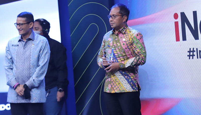 Wali Kota Makassar Ramdhan Pomanto Terima Penghargaan Best Overall di IVL 2022 - Bagian 2