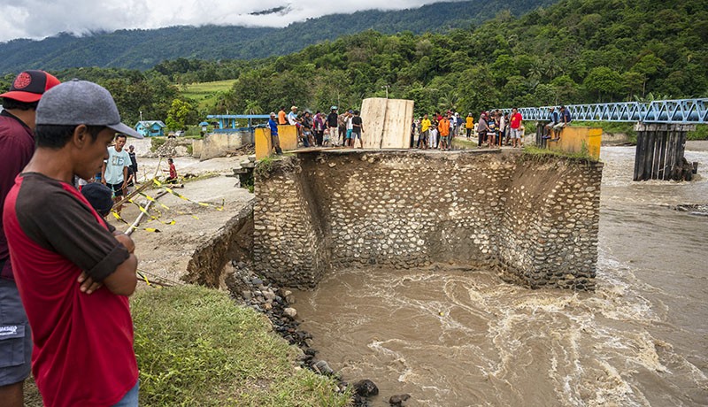 Ratusan Hektare Sawah Tergenang-Jembatan Putus akibat Banjir di Sigi - Bagian 3