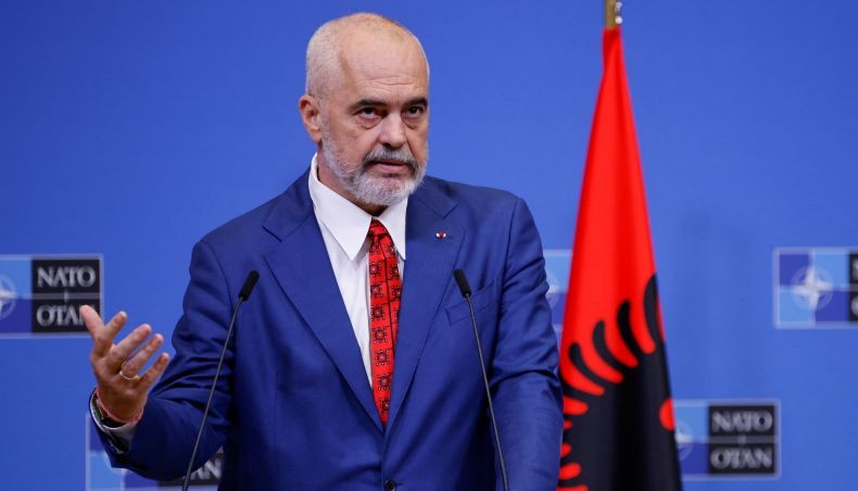 Memanas, Diplomat Iran Bakar Dokumen sebelum Angkat Kaki dari Albania