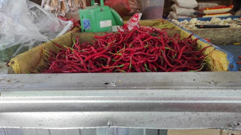 Pascakenaikan BBM, Harga Cabai dan Bawang Merah di Pasar Muntok Ikut Naik