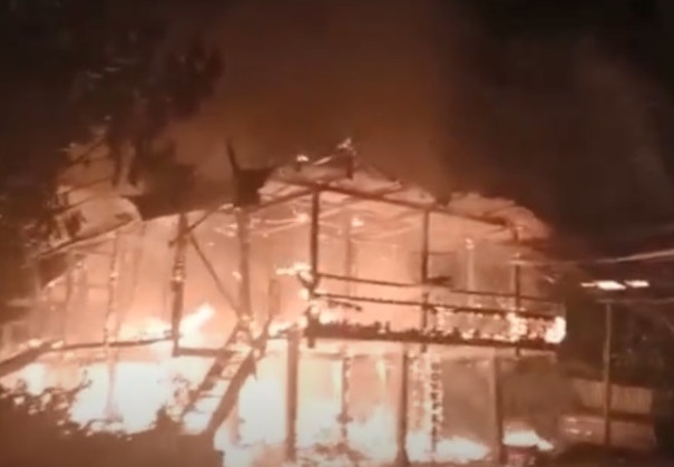 Dua Rumah Panggung di Tana Toraja Terbakar, 1 Rata dengan Tanah