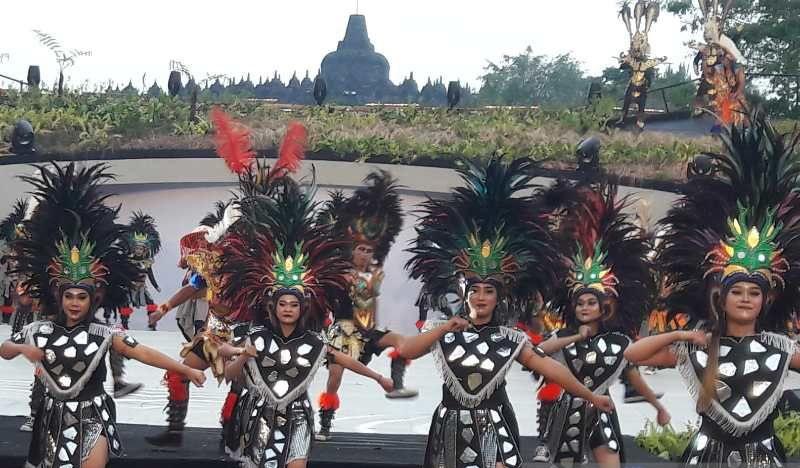 Ratusan Seniman dan Pelaku Budaya Ramaikan Festival Indonesia Bertutur di Borobudur