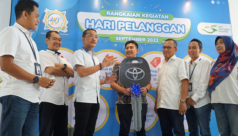 Rayakan Hari Pelanggan, ACC Serahkan Hadiah Undian Pelanggan Berseri - Bagian 2