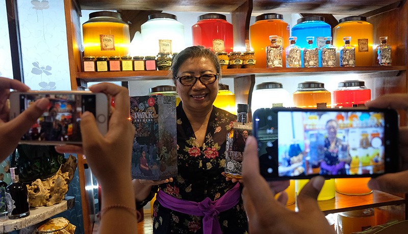 Minuman Alkohol Tradisional Arak Bali Menjadi Suvenir G20 - Bagian 3