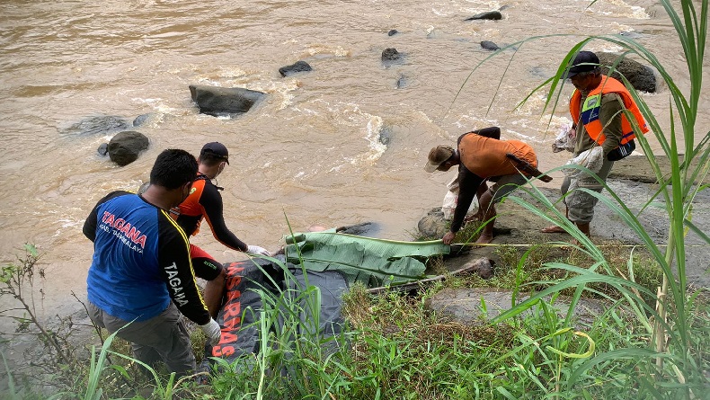 Tragis, Pemancing Tewas Terseret Air Bah di Sungai Cikanyere Tasikmalaya