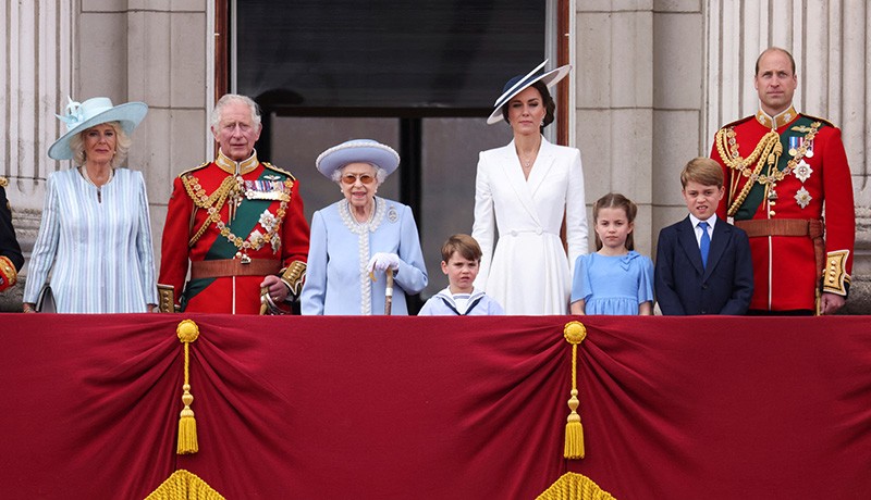 Foto-Foto Momen Spesial Ratu Elizabeth II bersama Anak, Cucu dan Cicit - Bagian 4