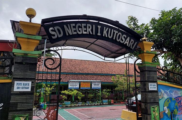Ada SD Negeri Lakukan Pungutan, Bupati Kebumen Ancam Tak Beri Tunjangan Guru