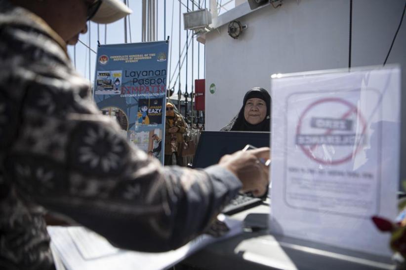 Konjen RI Sydney Buka Layanan Pembuatan dan Perpanjangan Paspor di Atas KRI Bima Suci-945 - Bagian 3