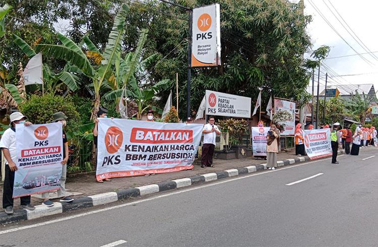 Gelar Aksi Flash Mob di Tepi Jalan, PKS Kulonprogo Tolak Kenaikan Harga BBM