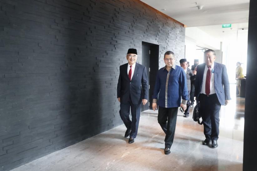 Bahas Kerja Sama, Hary Tanoe Gelar Pertemuan dengan Sultan Melaka Tun Mohd Ali Rustam